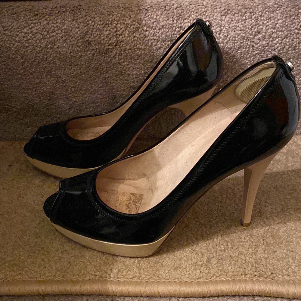 STUART WEITZMAN-BEAUTIFUL/HI HEEL BLK PATENT PEEP TOE-EXCELLENT CONDITION - Picture 1 of 9
